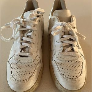 Veja V-10 white sneaker size 11/42